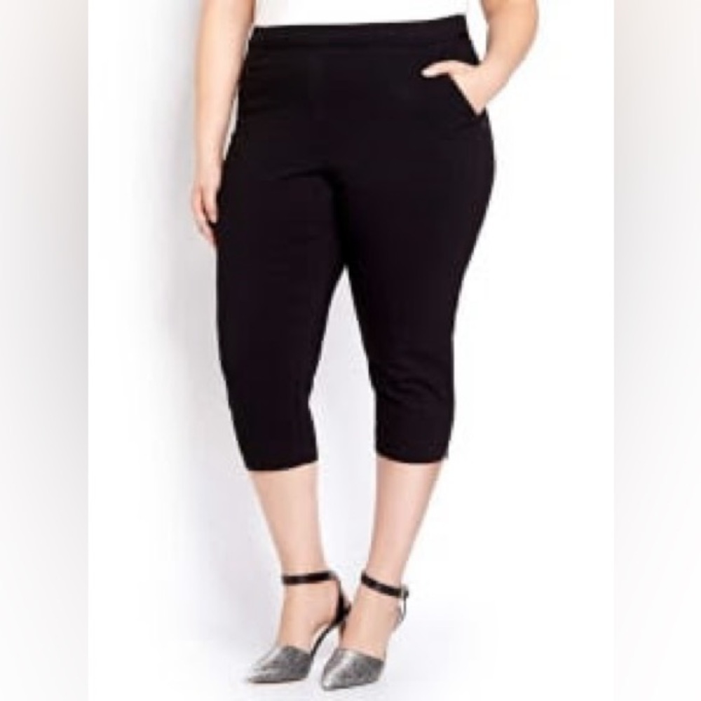 VGUC US 16 Michel Studio Alexa Black Capri with Pockets